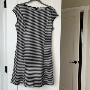 Gap black and white stripe dress